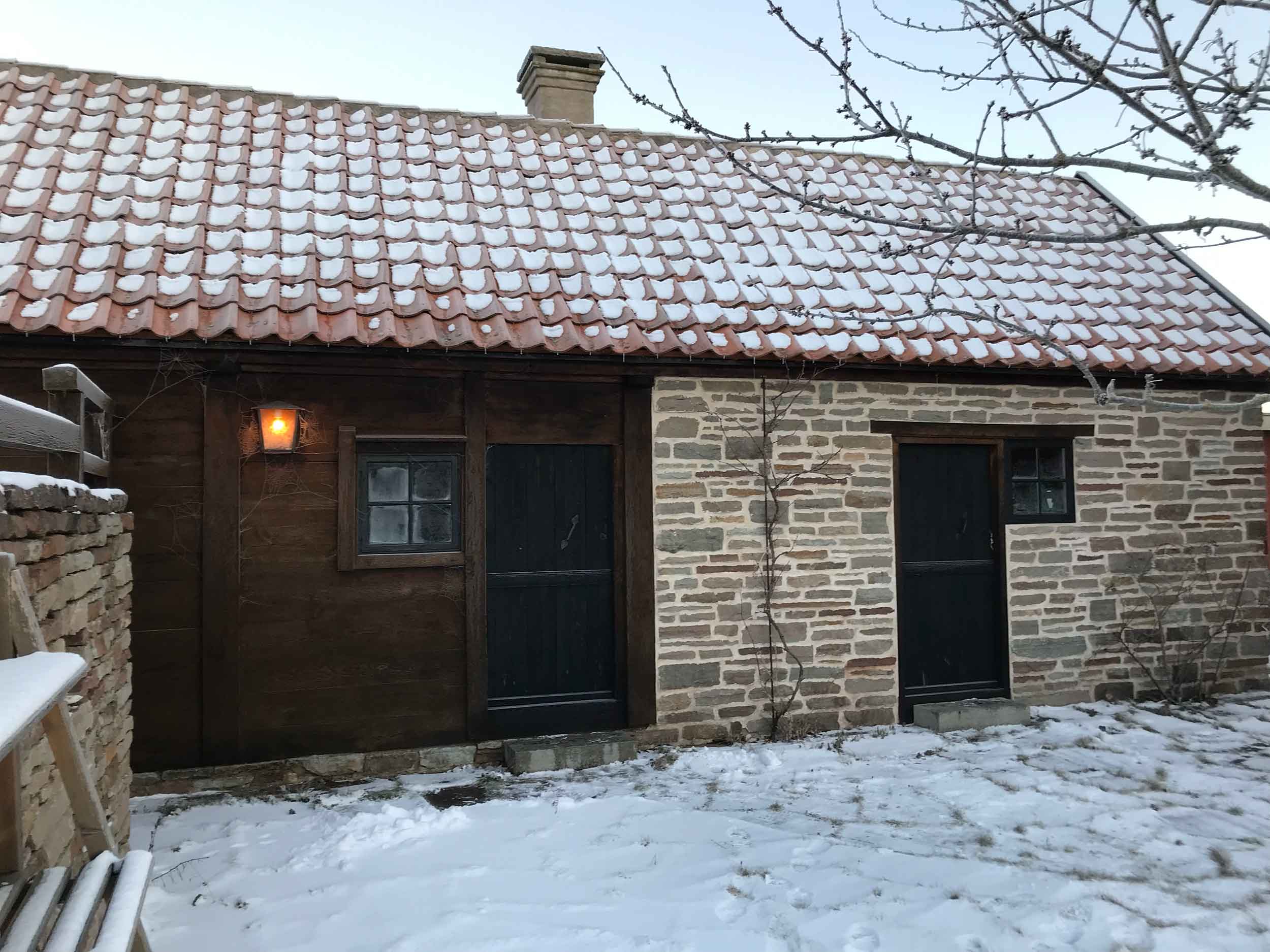 Hus med stenfasad